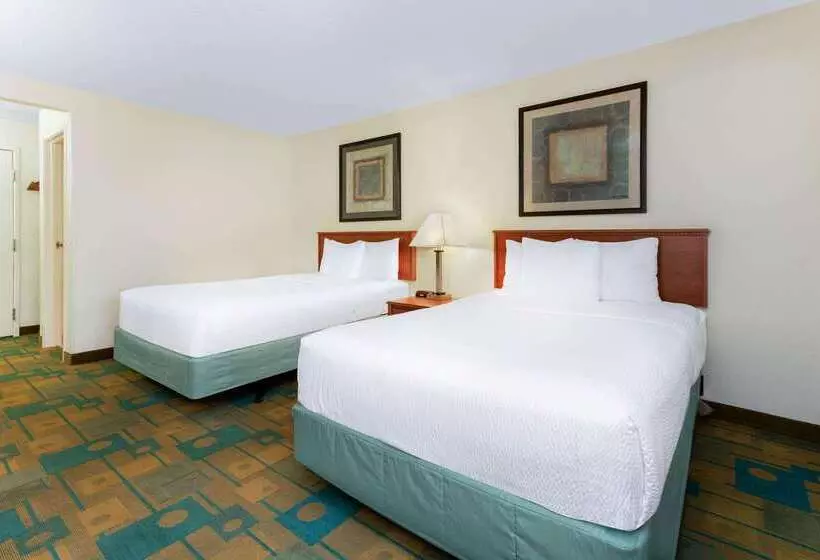 酒店 La Quinta Inn By Wyndham Chicago Willowbrook