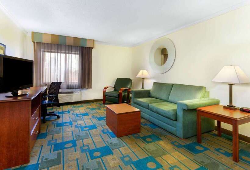 酒店 La Quinta Inn By Wyndham Chicago Willowbrook
