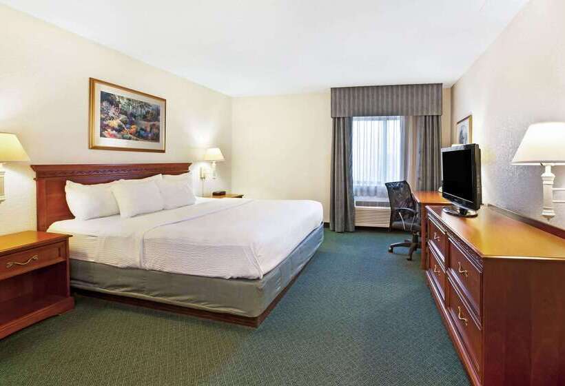فندق La Quinta Inn By Wyndham Detroit Canton