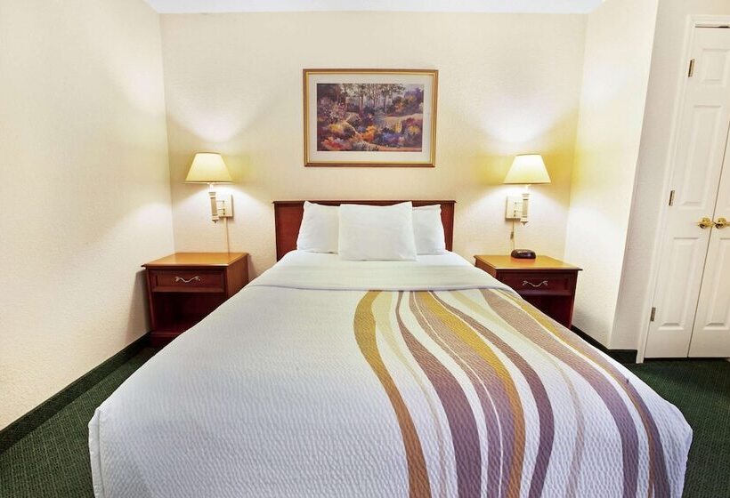 فندق La Quinta Inn By Wyndham Detroit Canton