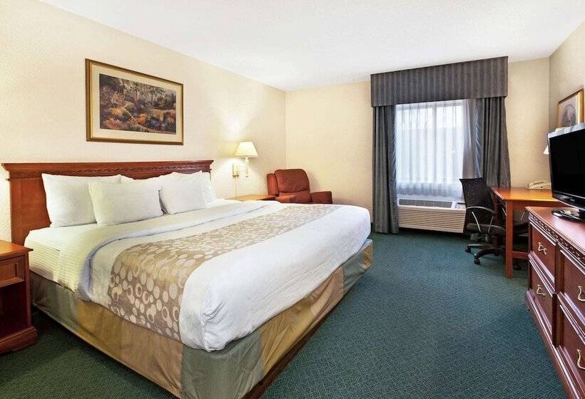 فندق La Quinta Inn By Wyndham Detroit Canton