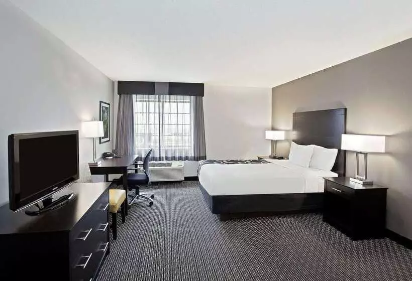 호텔 La Quinta By Wyndham Cleveland Macedonia