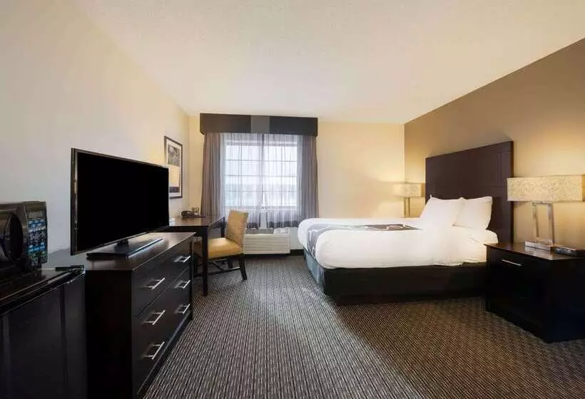 호텔 La Quinta By Wyndham Cleveland Macedonia