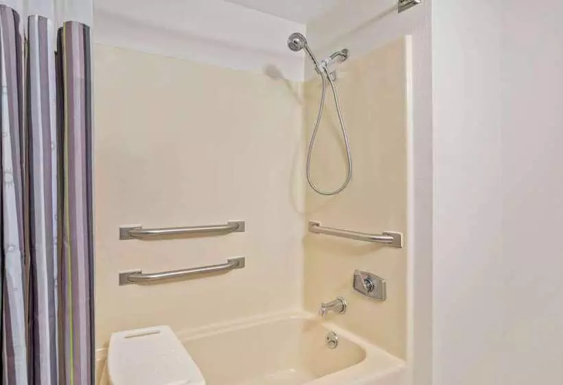 هتل La Quinta By Wyndham N Little Rock   Mccain Mall