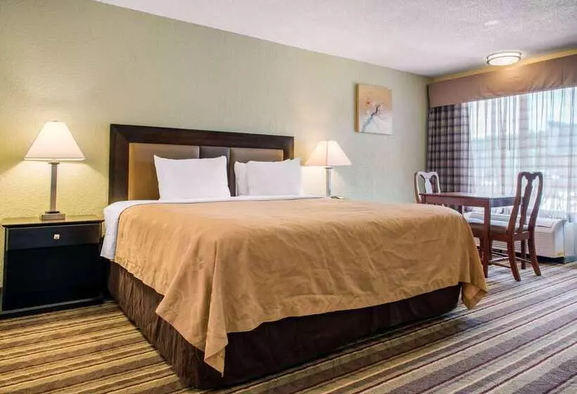 בית מלון כפרי Quality Inn