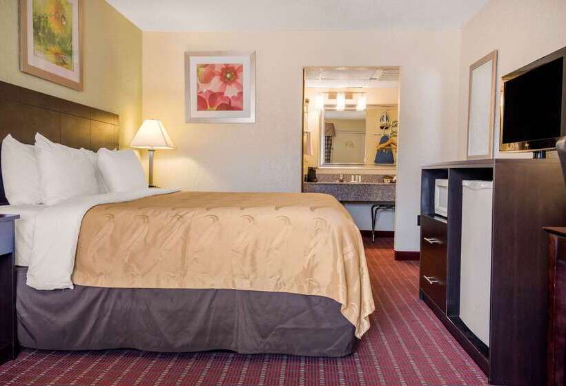 Отель Quality Inn