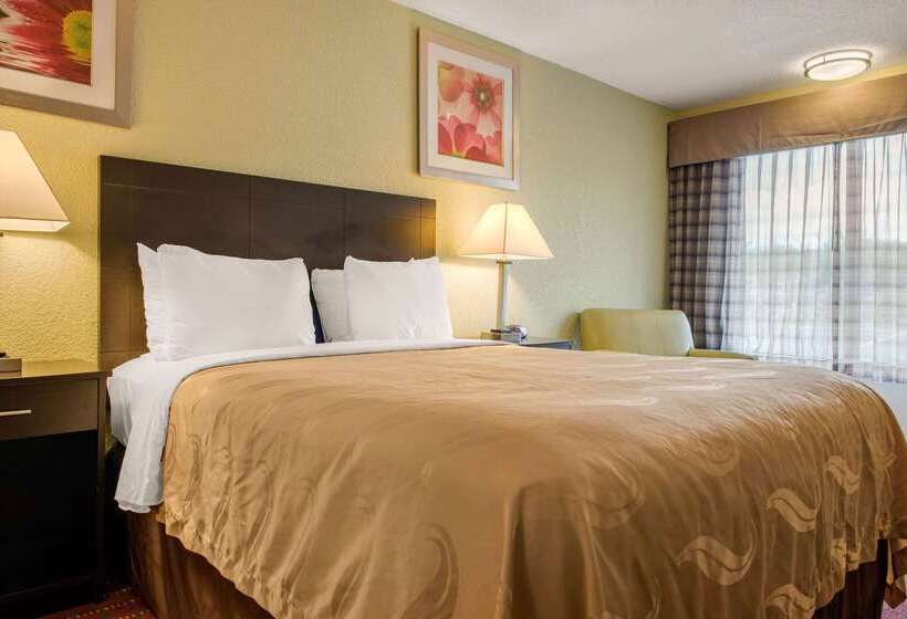 Отель Quality Inn