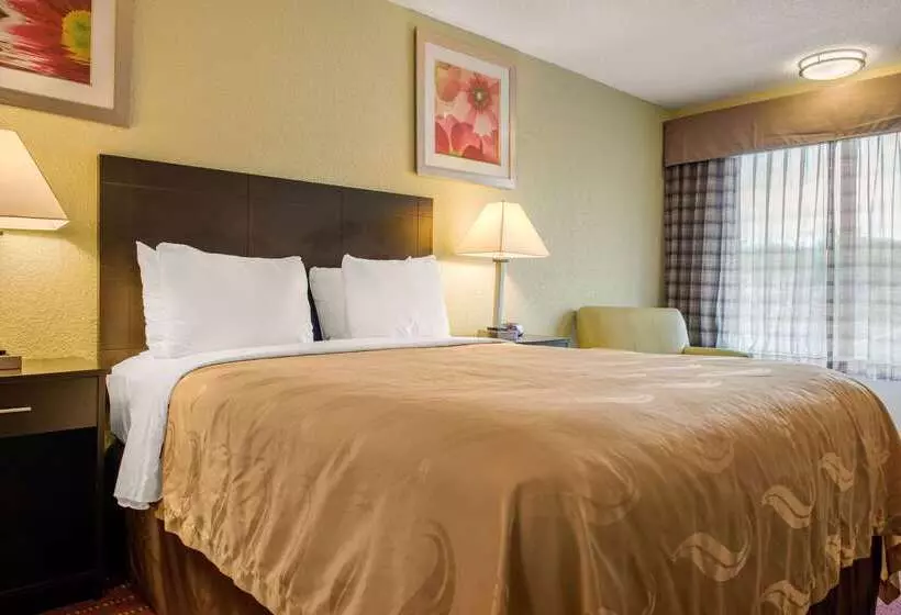 בית מלון כפרי Quality Inn