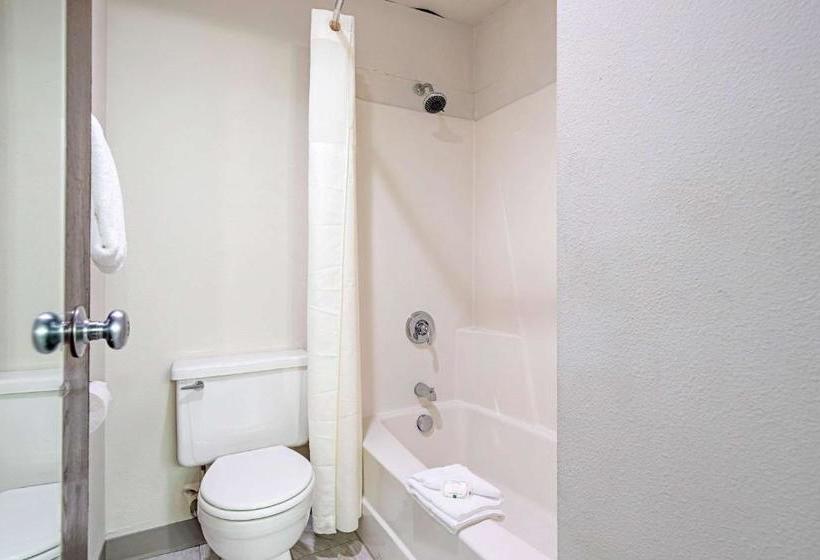 فندق Quality Inn Milwaukee Route 45