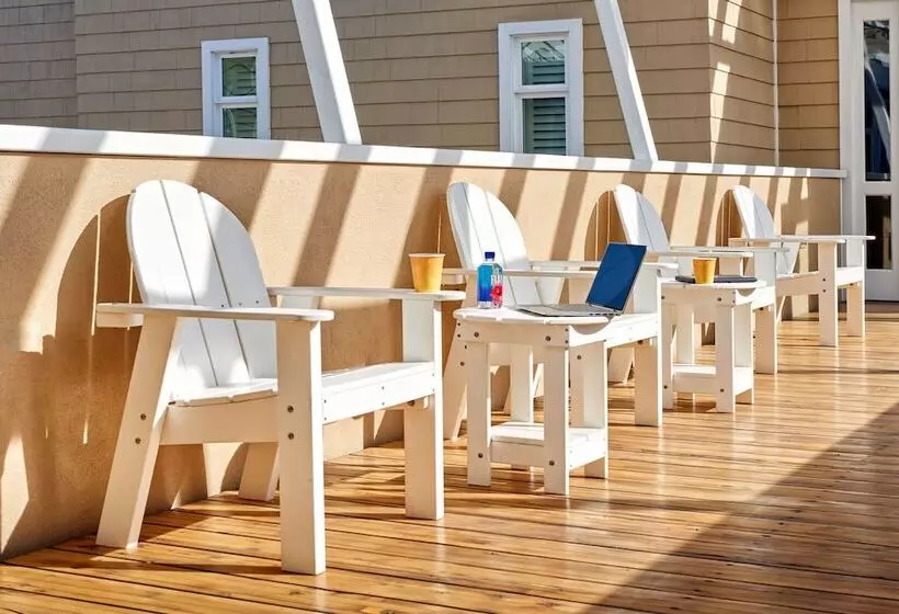 Beach House Hotel At Hermosa Beach