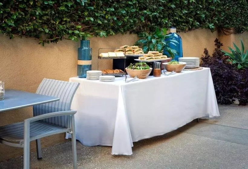 Beach House Hotel At Hermosa Beach