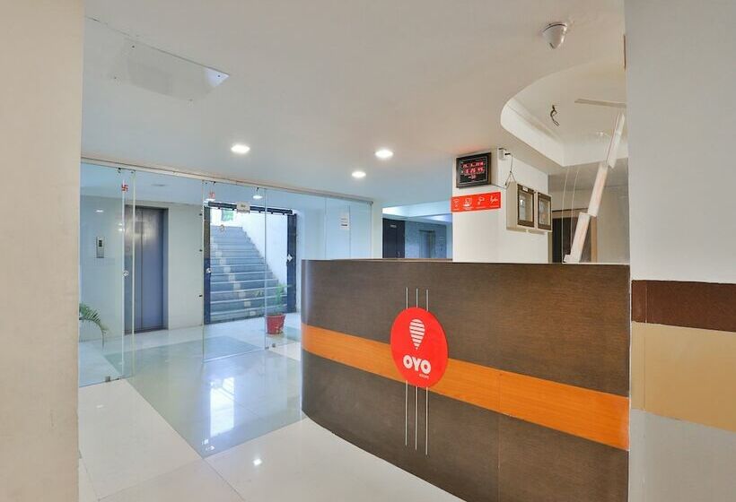 هتل Maple Leaf By Oyo Rooms