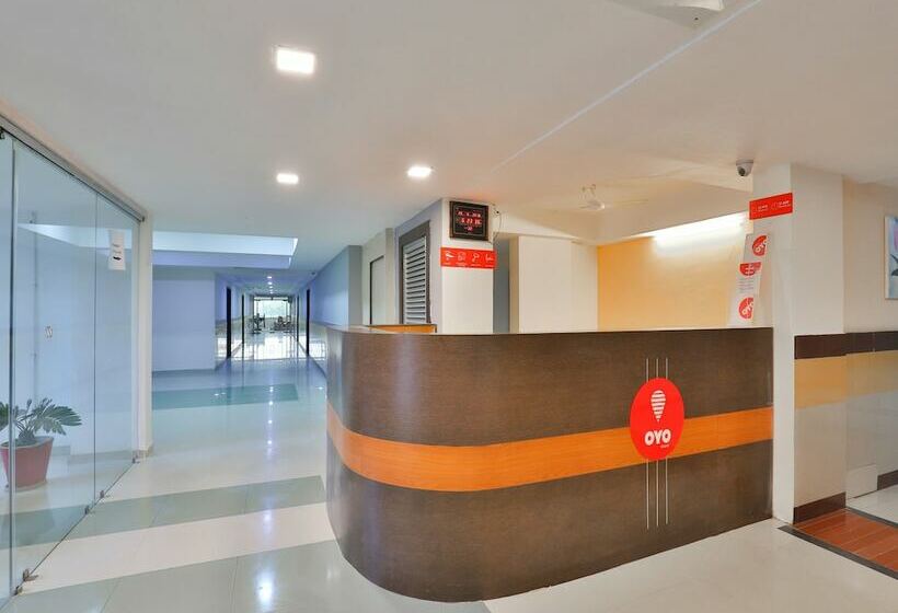 هتل Maple Leaf By Oyo Rooms