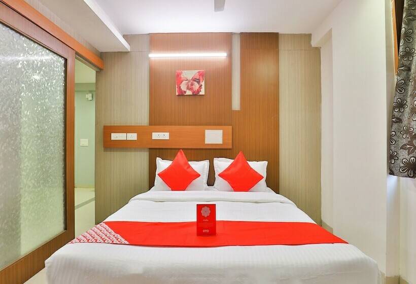 هتل Maple Leaf By Oyo Rooms