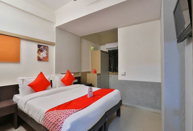 هتل Maple Leaf By Oyo Rooms