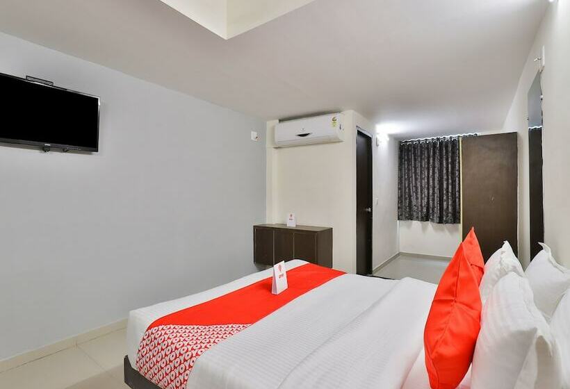 هتل Maple Leaf By Oyo Rooms