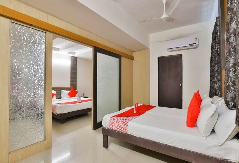 هتل Maple Leaf By Oyo Rooms