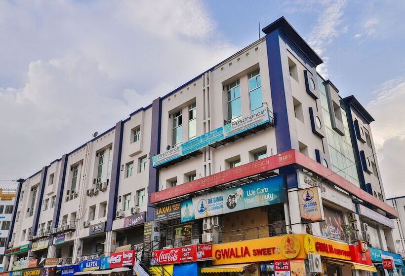 هتل Maple Leaf By Oyo Rooms