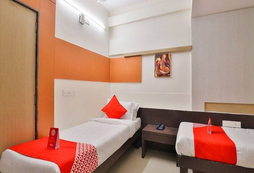 هتل Maple Leaf By Oyo Rooms