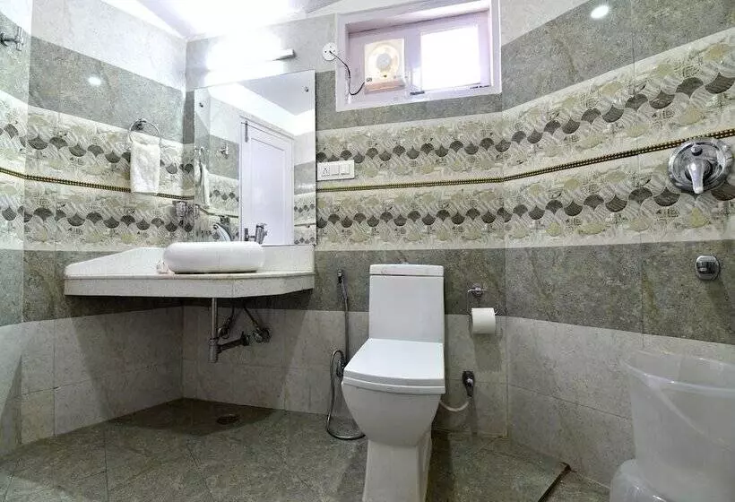 Hotelli Satyam Paradise Cottage By Oyo Rooms