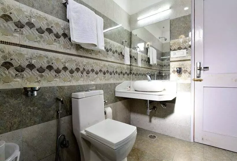 Hotelli Satyam Paradise Cottage By Oyo Rooms