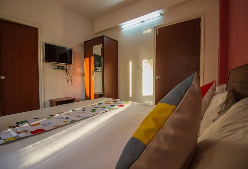 Oyo 12951 Home Pool View 1bhk Aprora