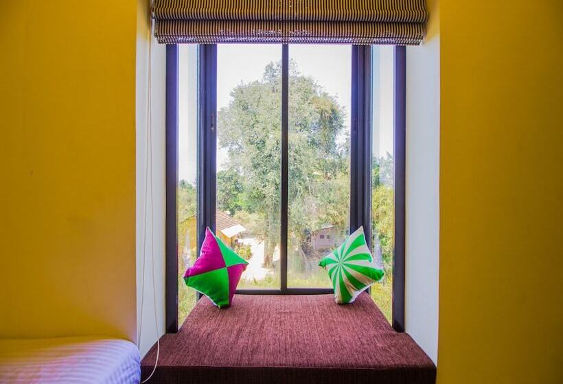 Oyo Home 12686 Spacious 2bhk