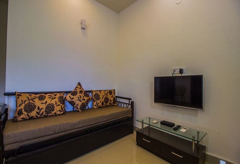 Oyo Home 12686 Spacious 2bhk