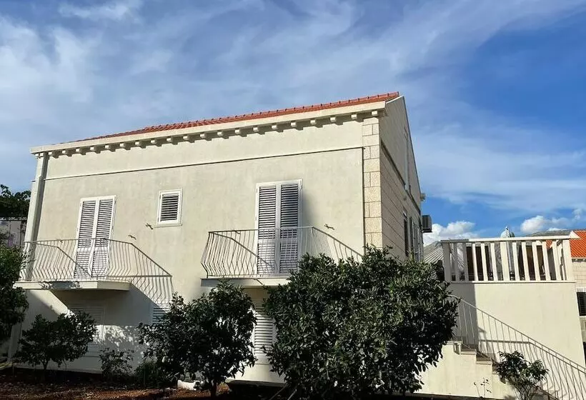 پانسیون Aida Apartments And Rooms