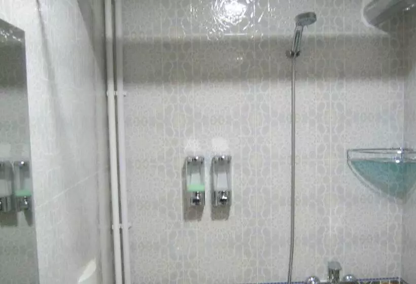 Graf Hostel