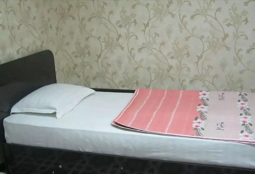 Graf Hostel