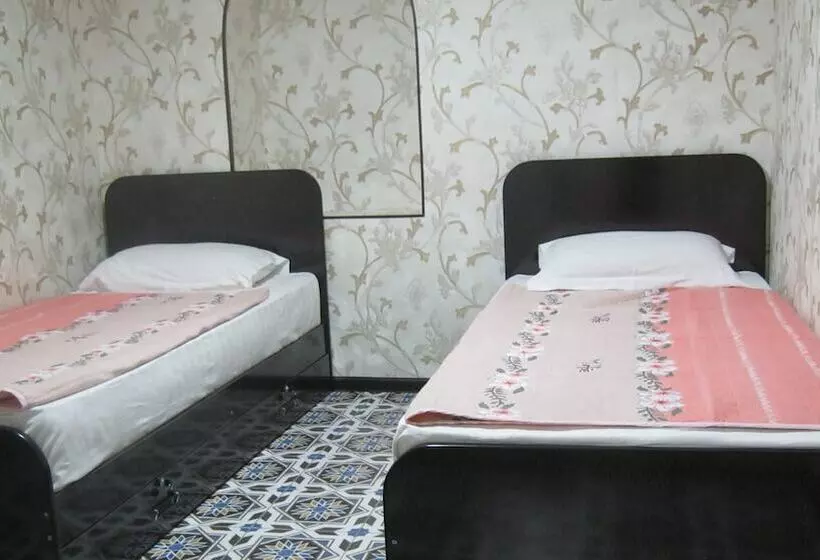 Graf Hostel