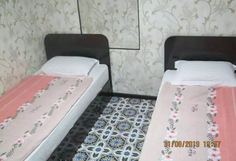 Graf Hostel