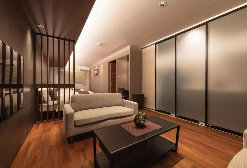 Hotelli Grand Base Iolani