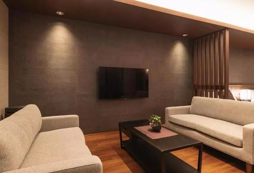 Hotelli Grand Base Iolani