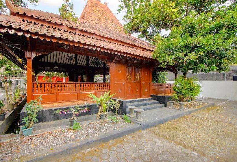 فندق Omah Tentrem Syariah