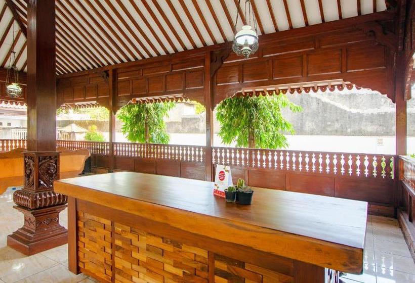 فندق Omah Tentrem Syariah