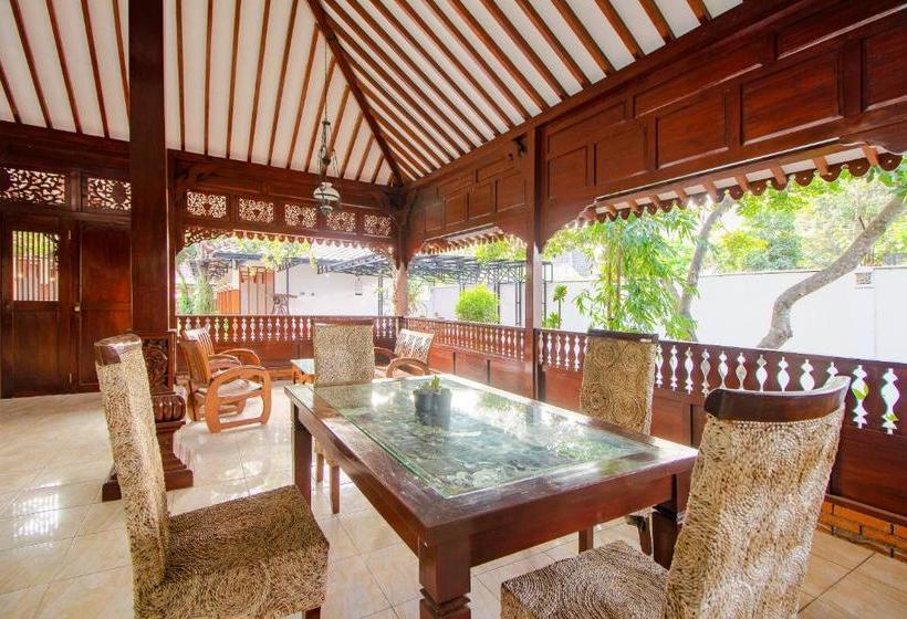 فندق Omah Tentrem Syariah