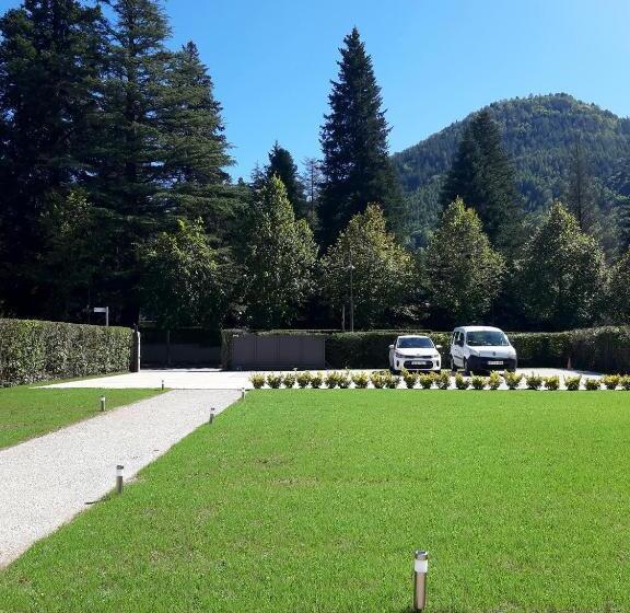 Отель Els Avets