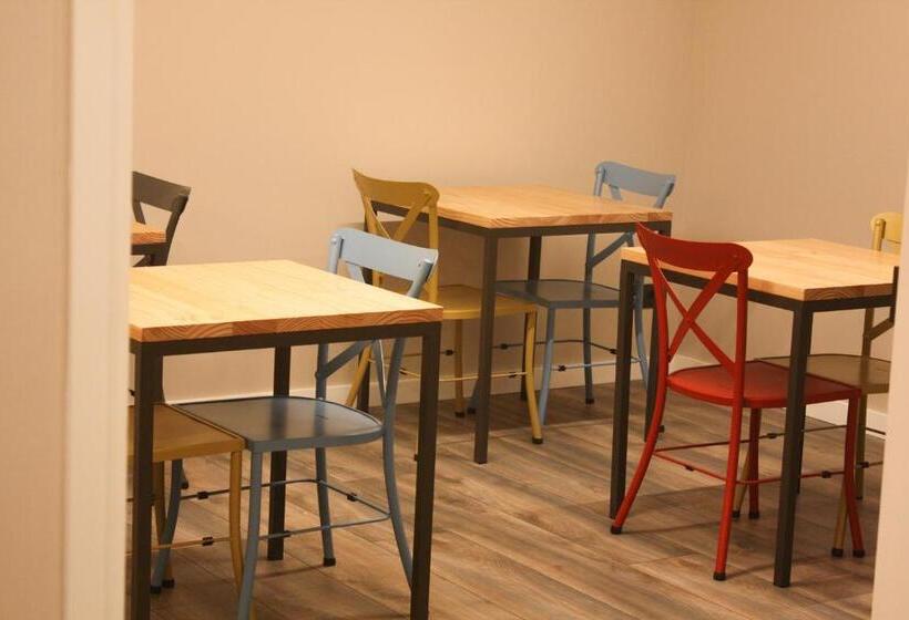 Отель Els Avets