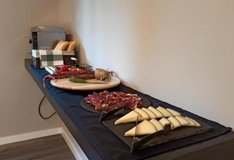 Отель Els Avets