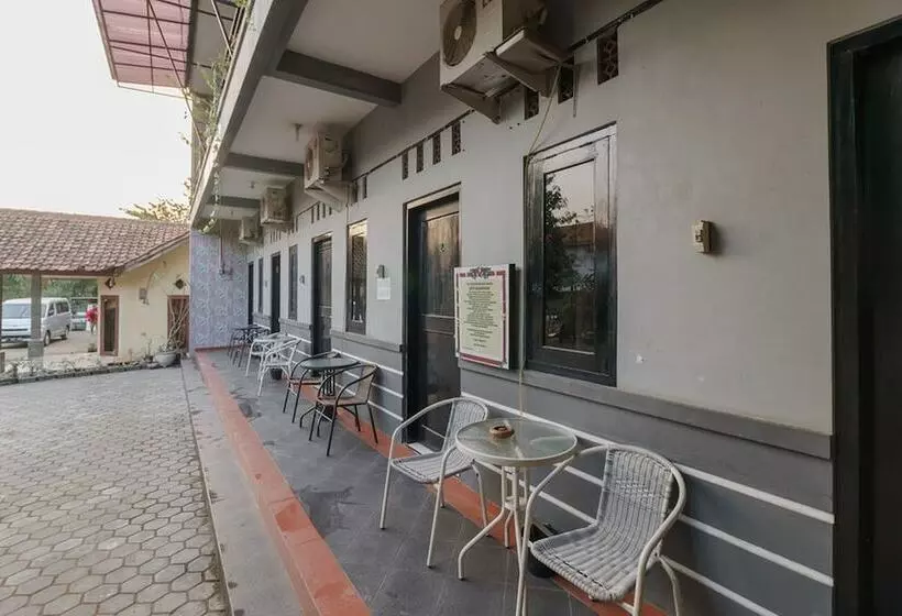 Hotelli Reddoorz Syariah Near Ciledug Station