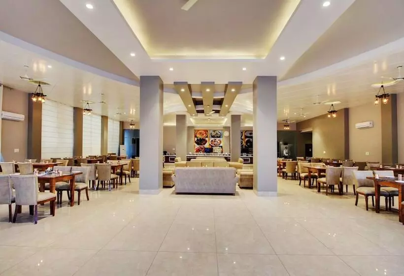 Hotelli Maulik Mansion Resort