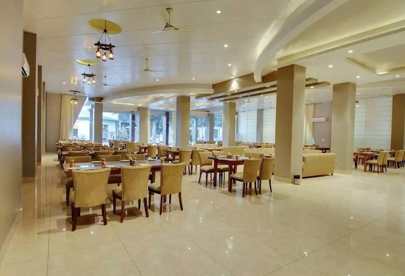 Hotelli Maulik Mansion Resort