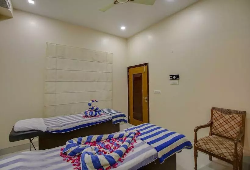 Hotelli Maulik Mansion Resort