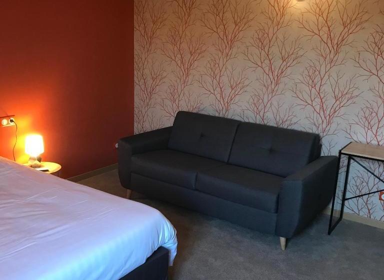 بنسيون La Bacchante