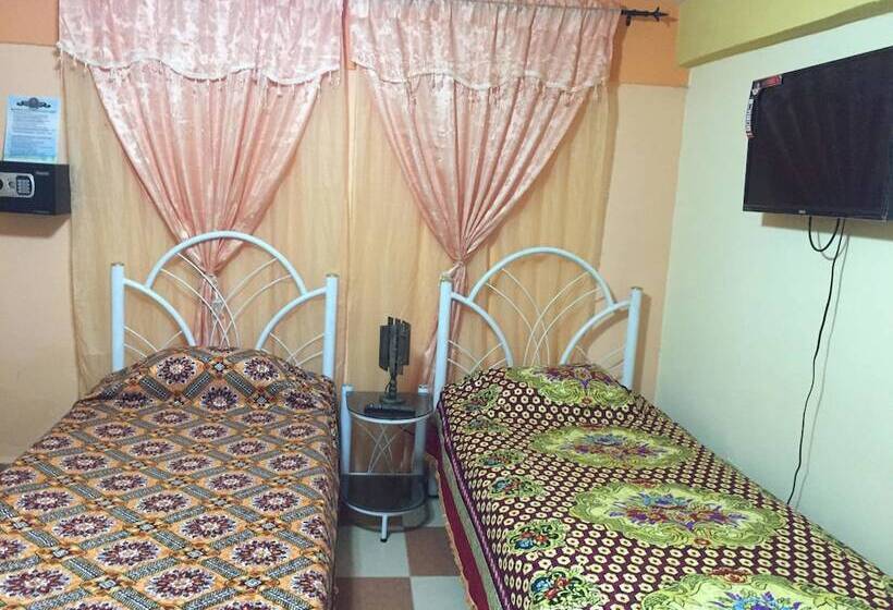 هاستل Hostal Torres