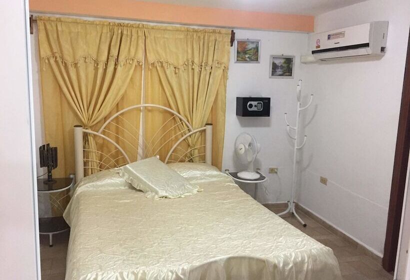 هاستل Hostal Torres