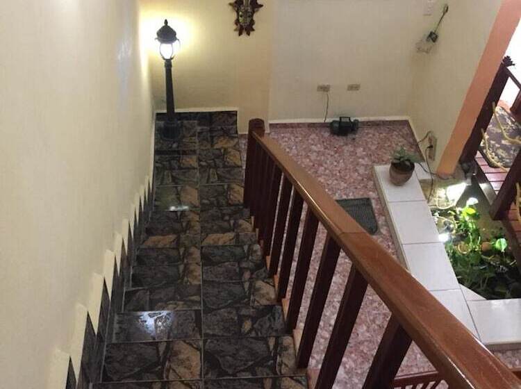 هاستل Hostal Torres