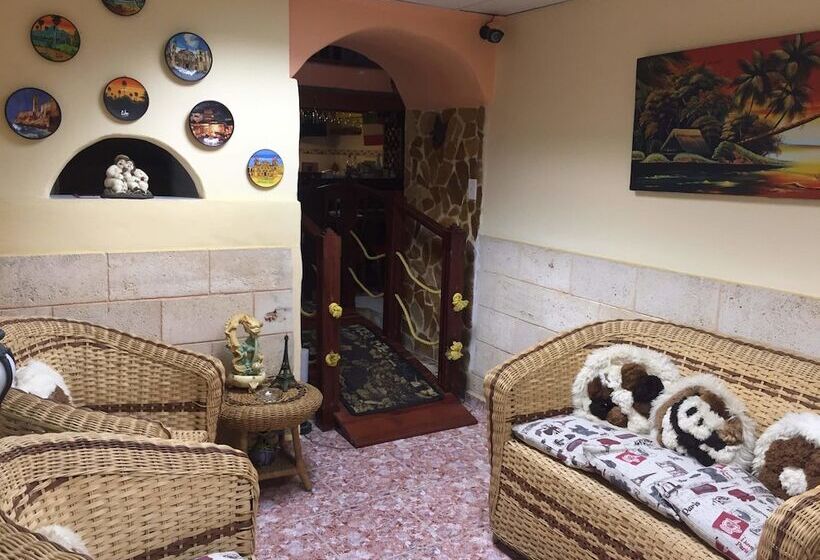 هاستل Hostal Torres